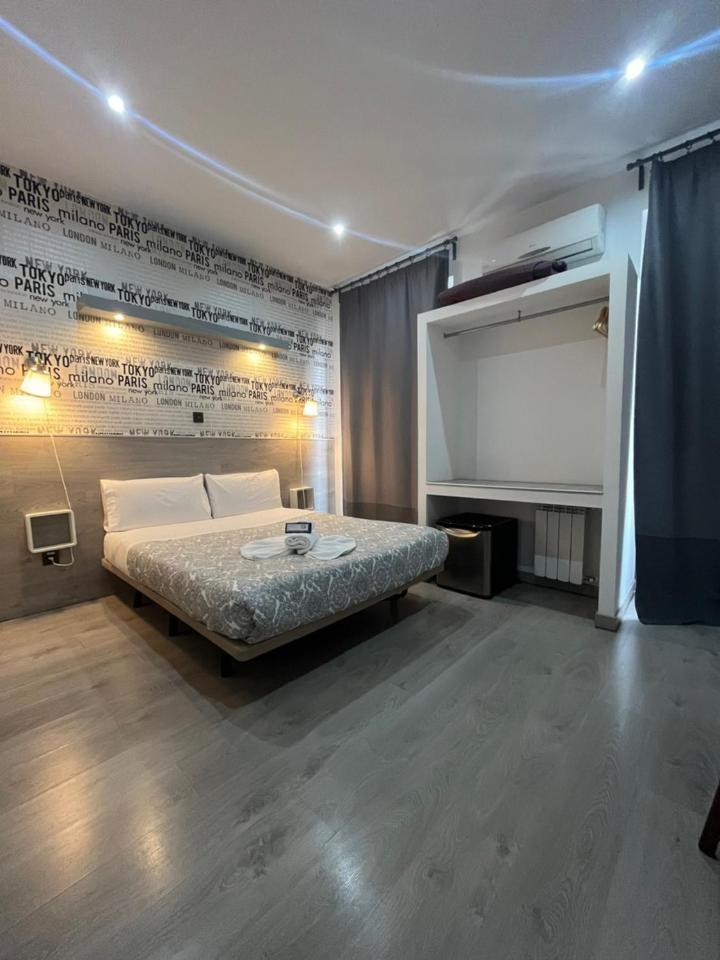 Fuencarral Rooms Madrid Esterno foto